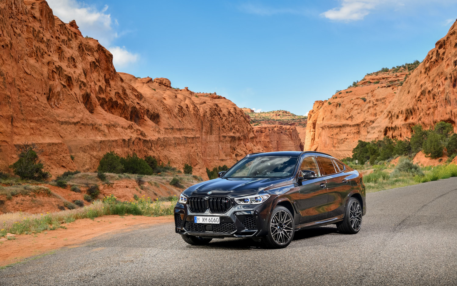 Comparison - BMW X6 M Competition 2020 - vs - Jeep Grand Cherokee SRT ...